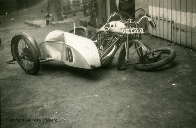 zerstörtes Motorrad Arno Zaspel